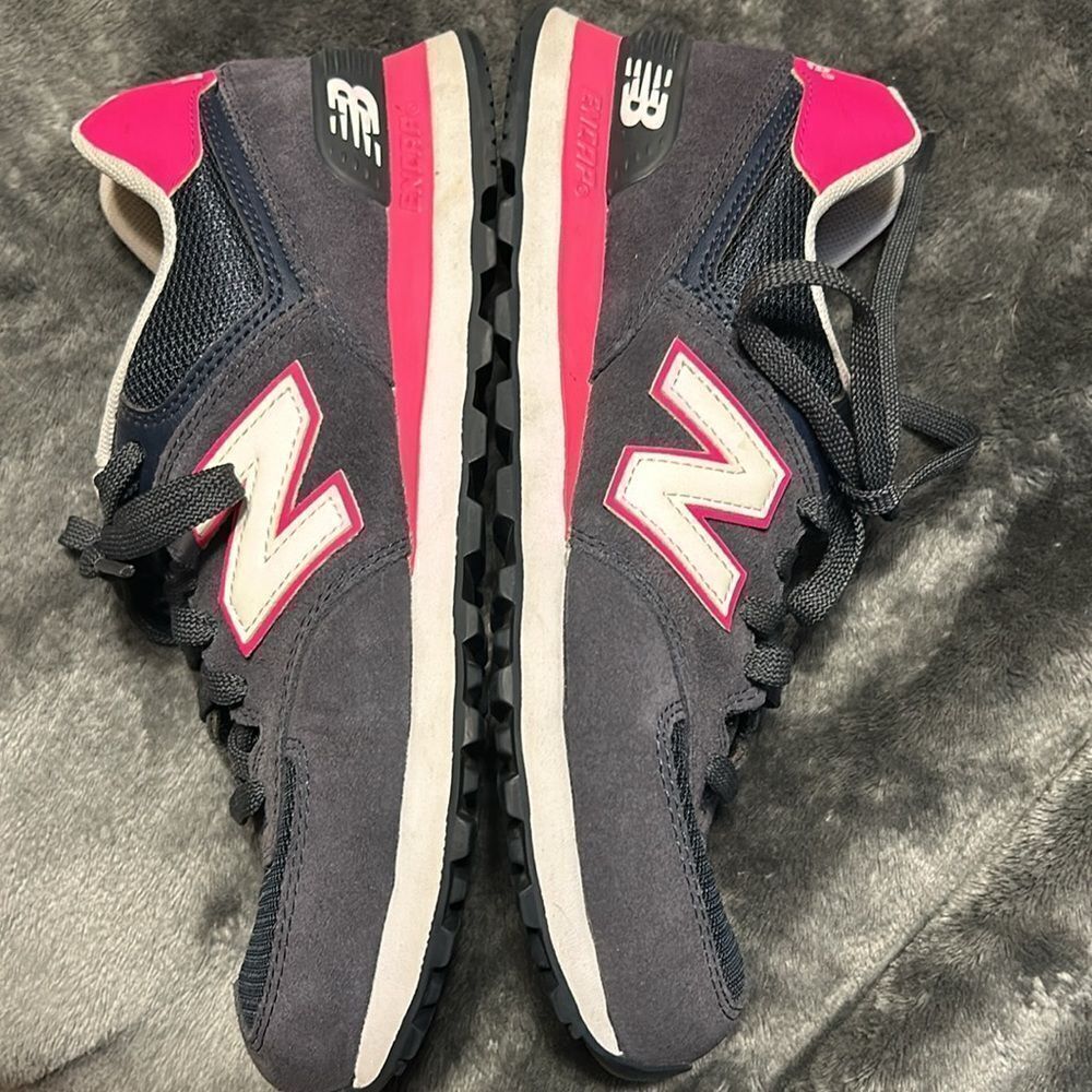 New Balance Women's Black and Pink Sneakers - Picture 6 of 8